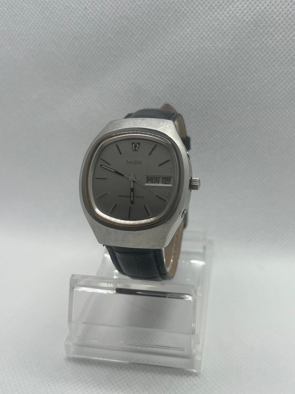 Vintage Omega Genève Megaquartz 32KZh