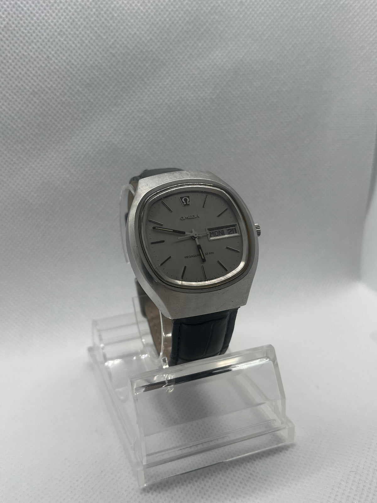 Vintage Omega Genève Megaquartz 32KZh